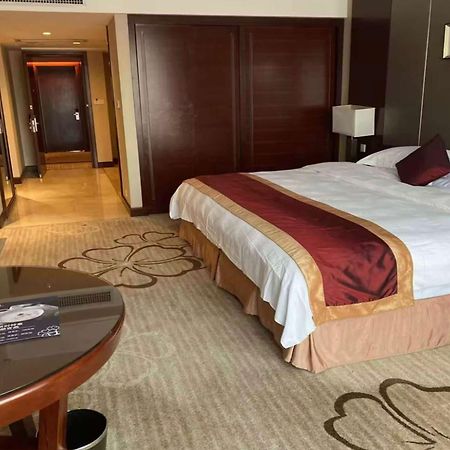 Ramada Plaza Shaoguan City Centre Exteriör bild